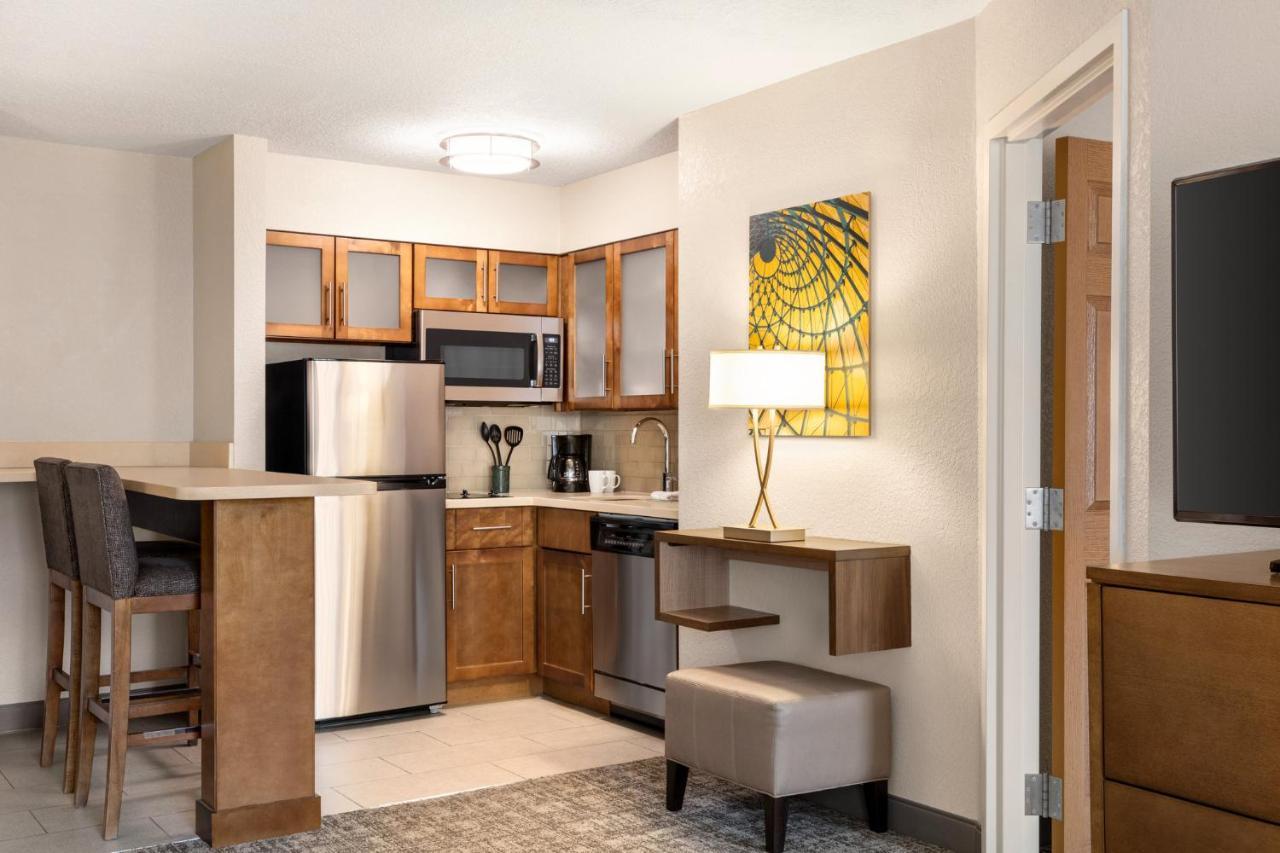 One-Bedroom Double Suite,1416200121:JPEG